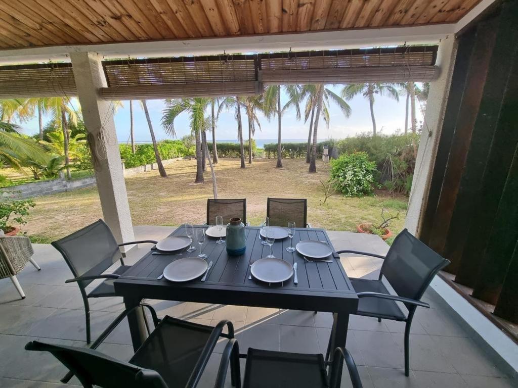 Villa & Bungalow 'Coco Des Sables' Les Pieds Dans L'Eau Ла Салин ла Ба Екстериор снимка